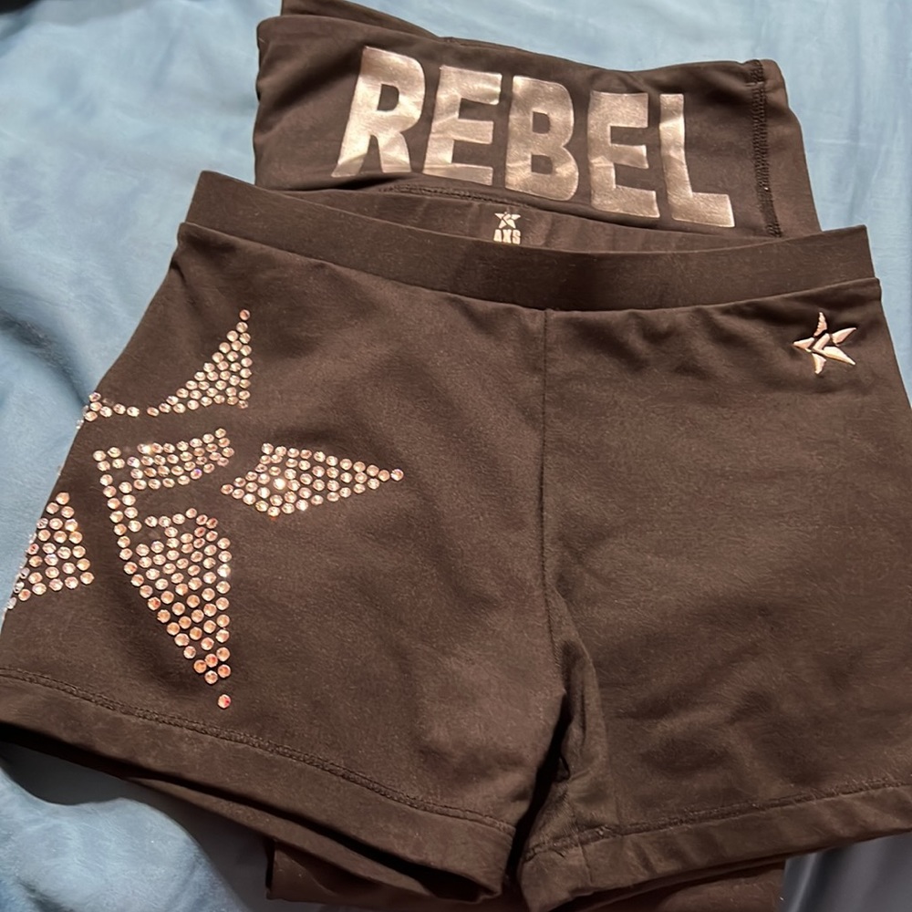 Rebel - shorts and Capri leggings - Picture 2 of 3